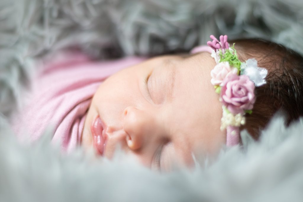 photographe spécialisée pour les nouveau-nés dans le var